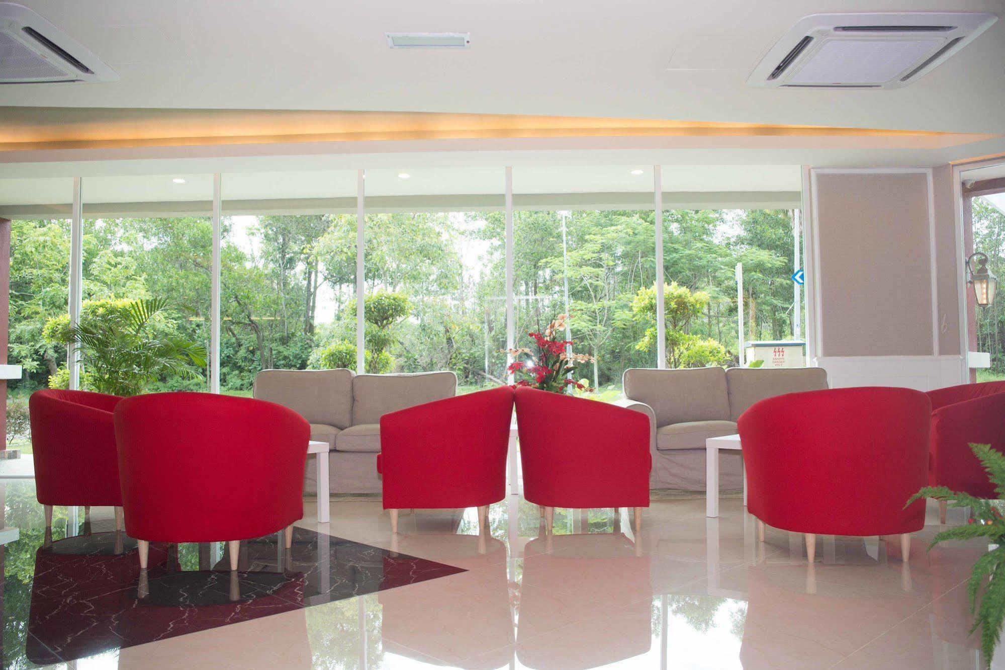 Qlassic Hotel Sepang Zewnętrze zdjęcie